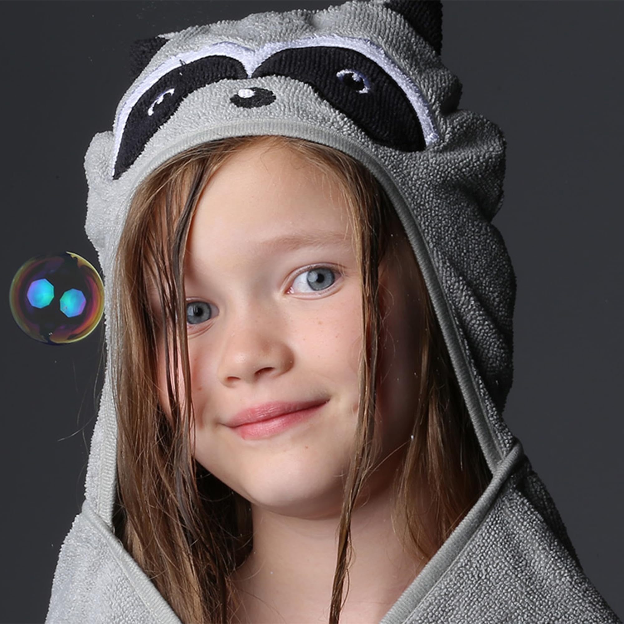 MONAT Junior vegan cruelty-free badge—ethical care for the whole family.