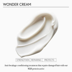 MONCHO MORENO Wonder Cream application scene highlights easy distribution through lengths.