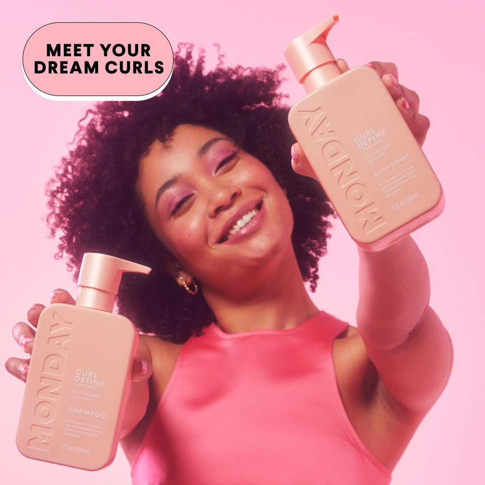 MONDAY Haircare CURL DEFINE pump action for quick styling