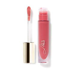 Monika Blunder Beauty Sweet Talk Lip Oil Feige application swatch with rosy glow