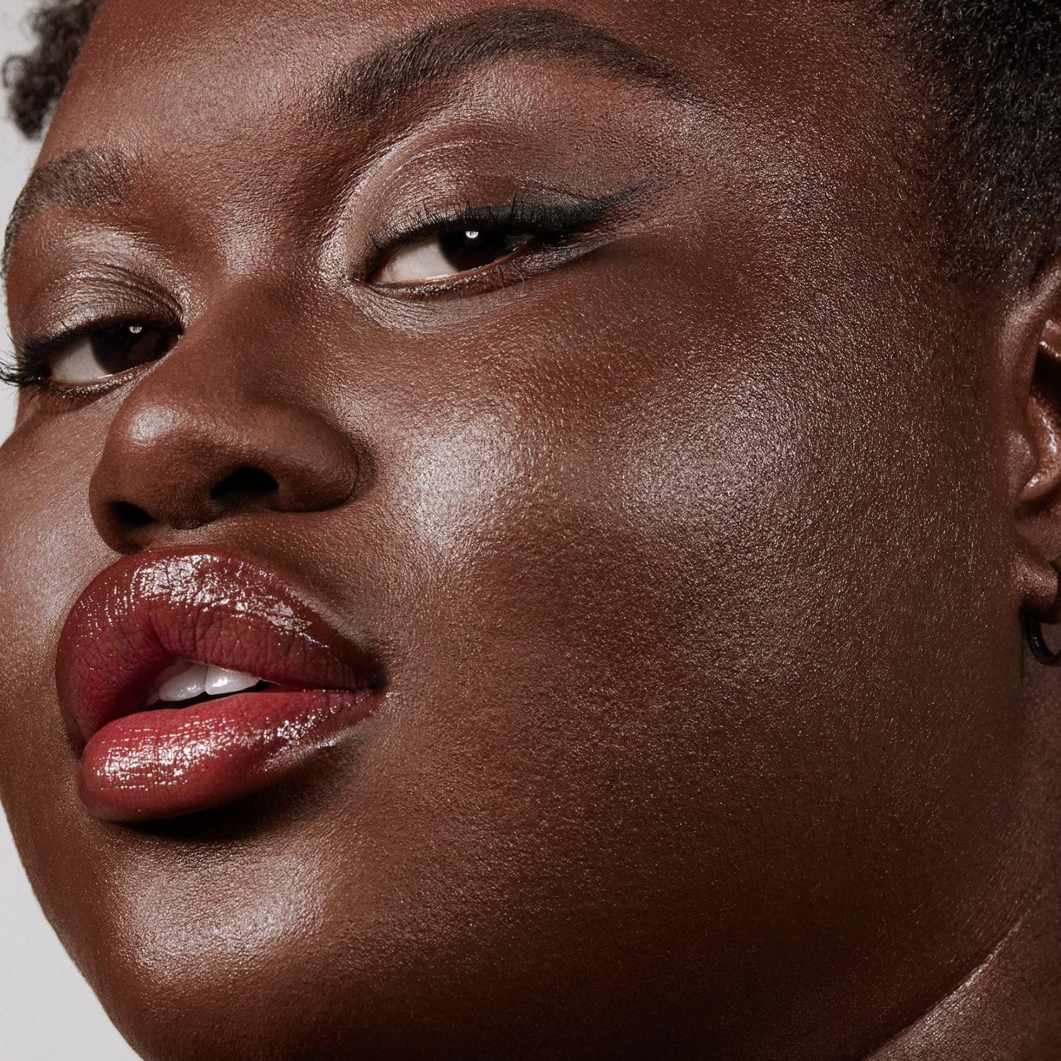 M101 brush with Morphe Lightform for seamless blending and natural look.