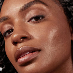 Applied on skin for natural radiance and buildable medium coverage.