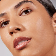 Morphe Lightform Dewy Foundation pump dispense enables precise application