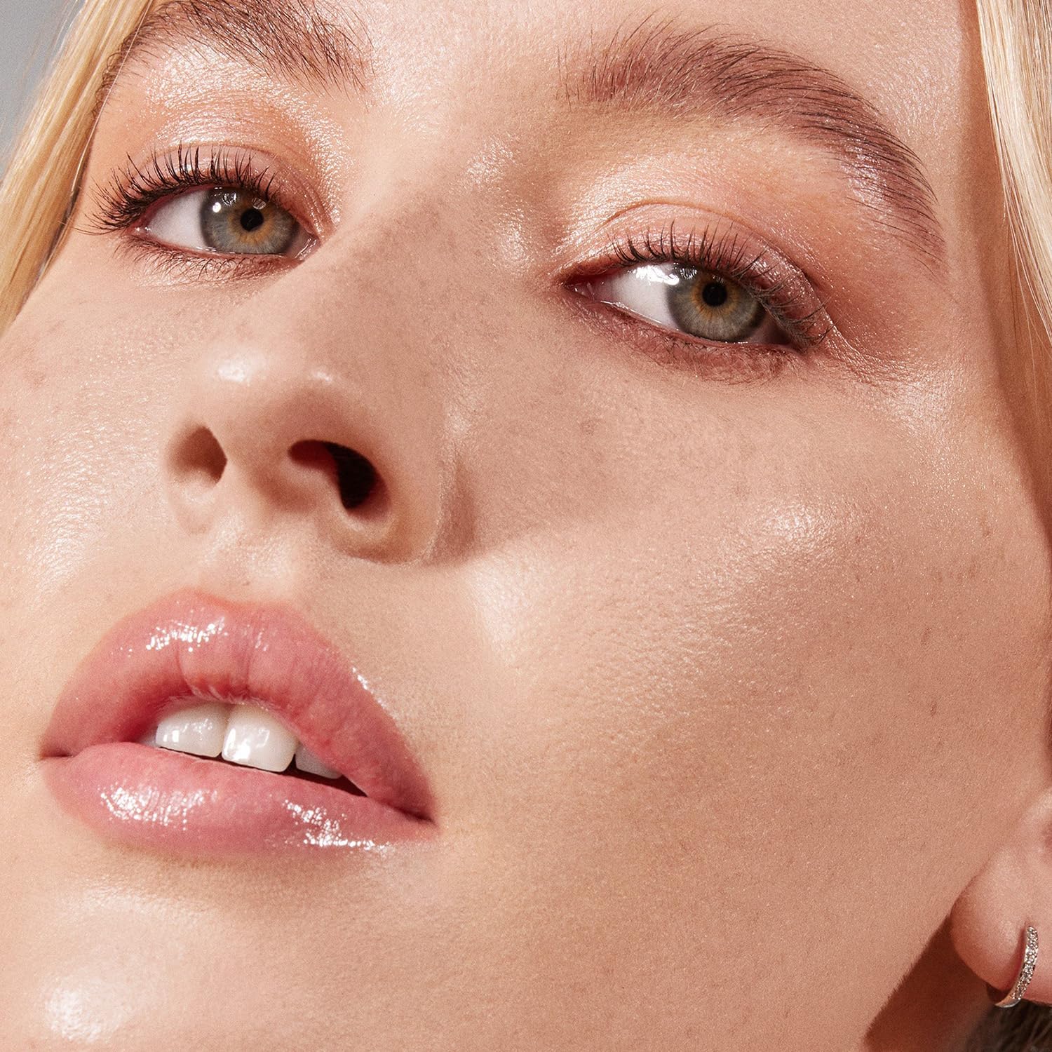 Morphe Lightform swatch on skin reveals dewy hydration and even tone.