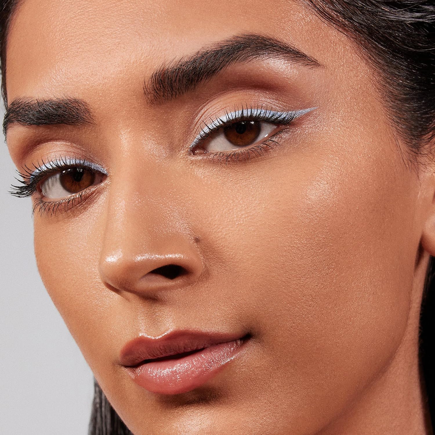 MORPHE Lightform Dewy Foundation pump dispensing precise amount for application