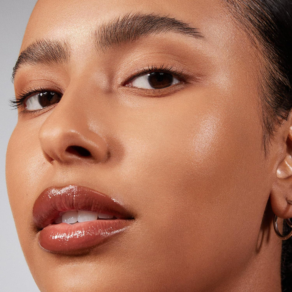 MORPHE Lightform Dewy swatch Tan18W for shade match and coverage