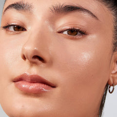 Morphe Lightform dual-ended M101 brush image shows buildable coverage with natural blend.
