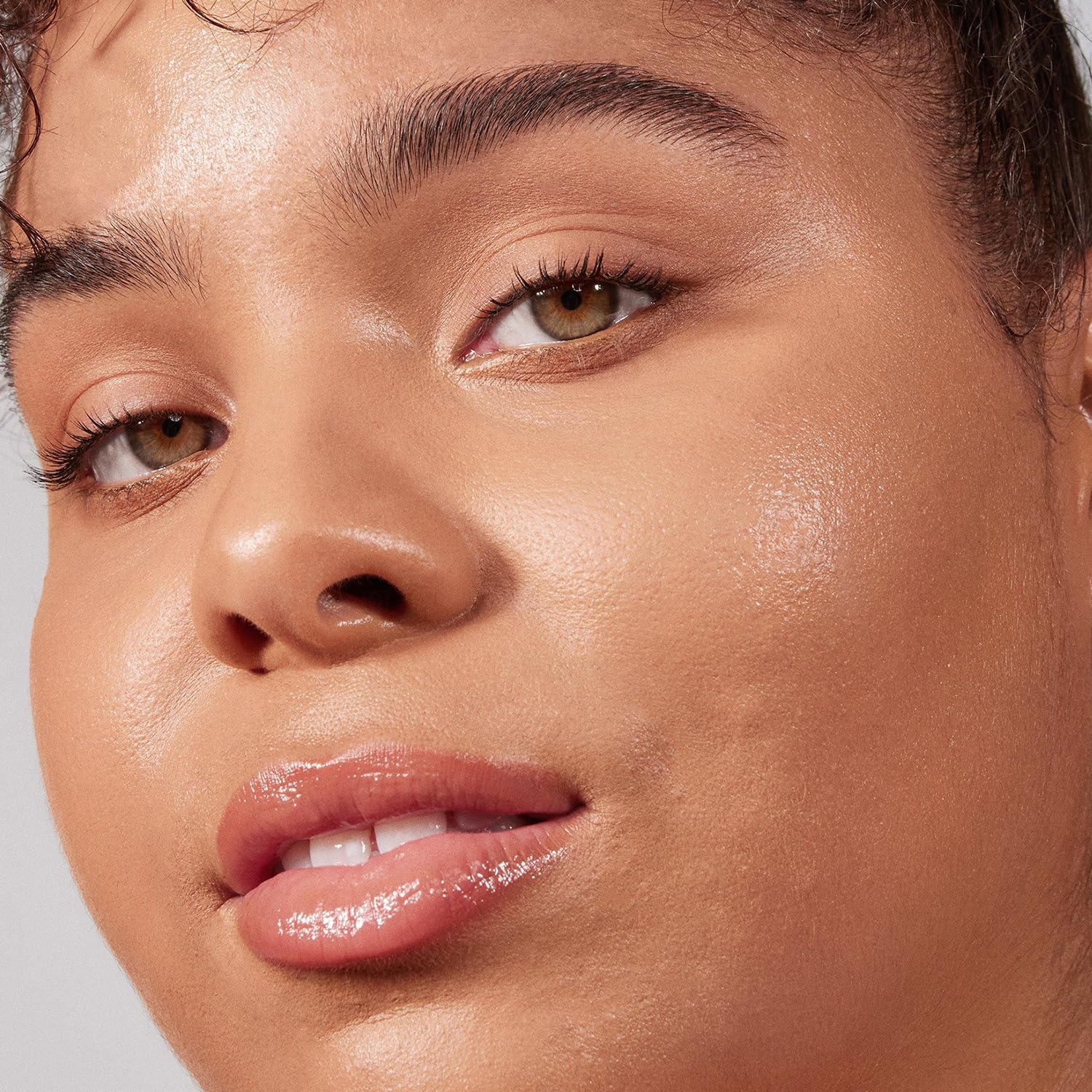 Close-up of Morphe Lightform HydroRelief ingredients highlighting moisture and glow.