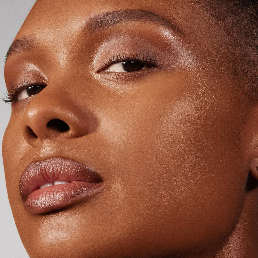 MORPHE Lightform pump bottle close-up highlights creamy texture and easy dispensing
