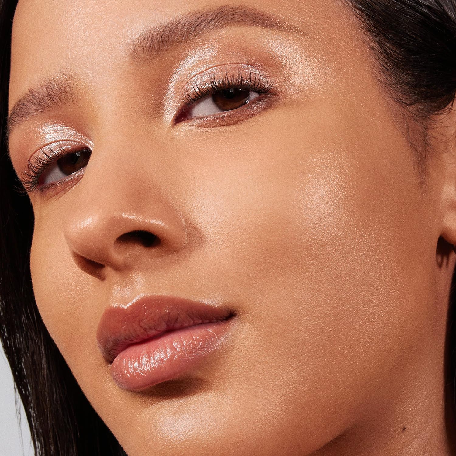 Pump dispense on MORPHE Lightform bottle for easy application