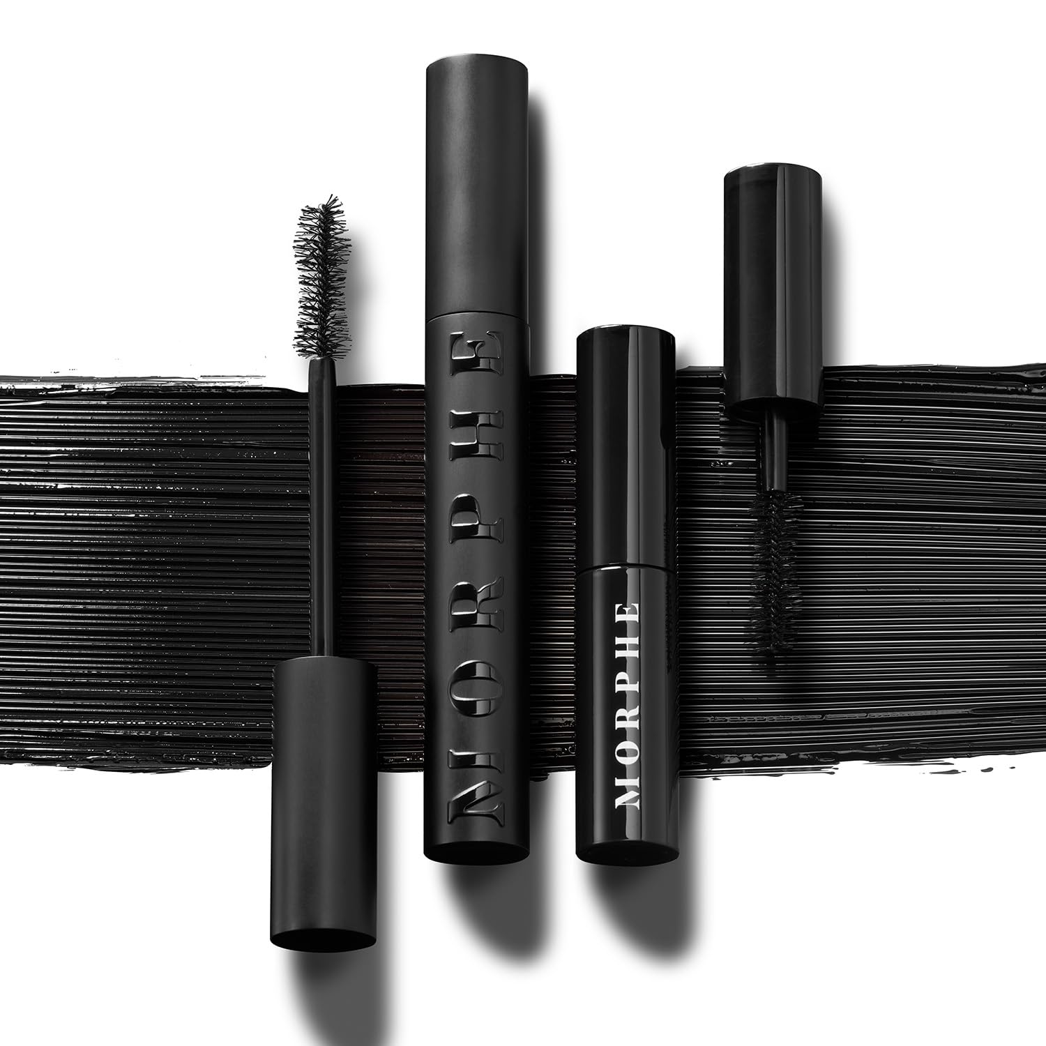 MORPHE Make It Big compact mascara showing flake-free long wear
