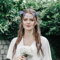 MOSTORY silver leaf crown showcases delicate craftsmanship for versatile wedding portraits
