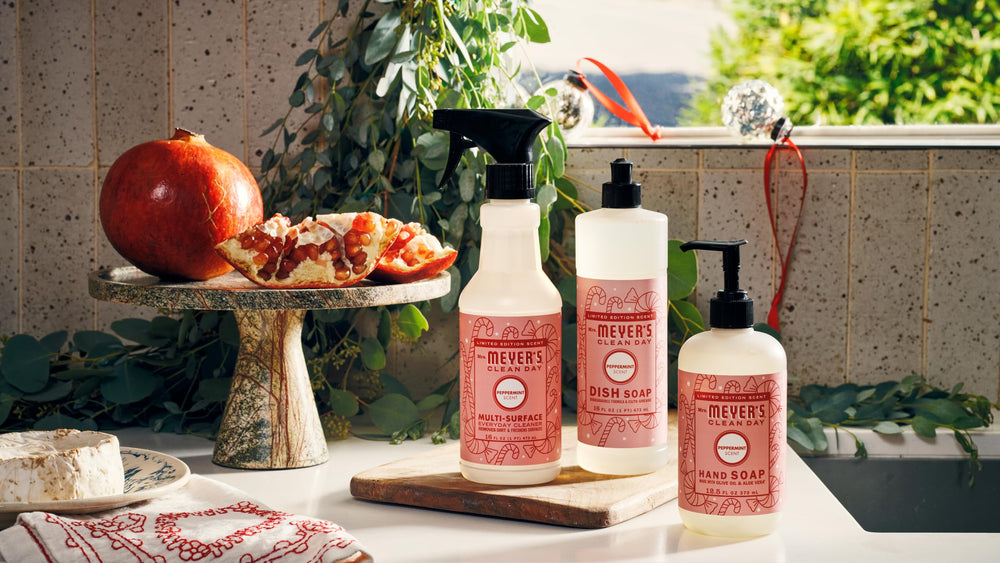 Subtle vanilla-tinged peppermint scent enhances everyday hand care