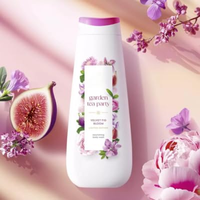 NAANTHELESS Velvet Fig Bloom foam lather showing rich cleansing power