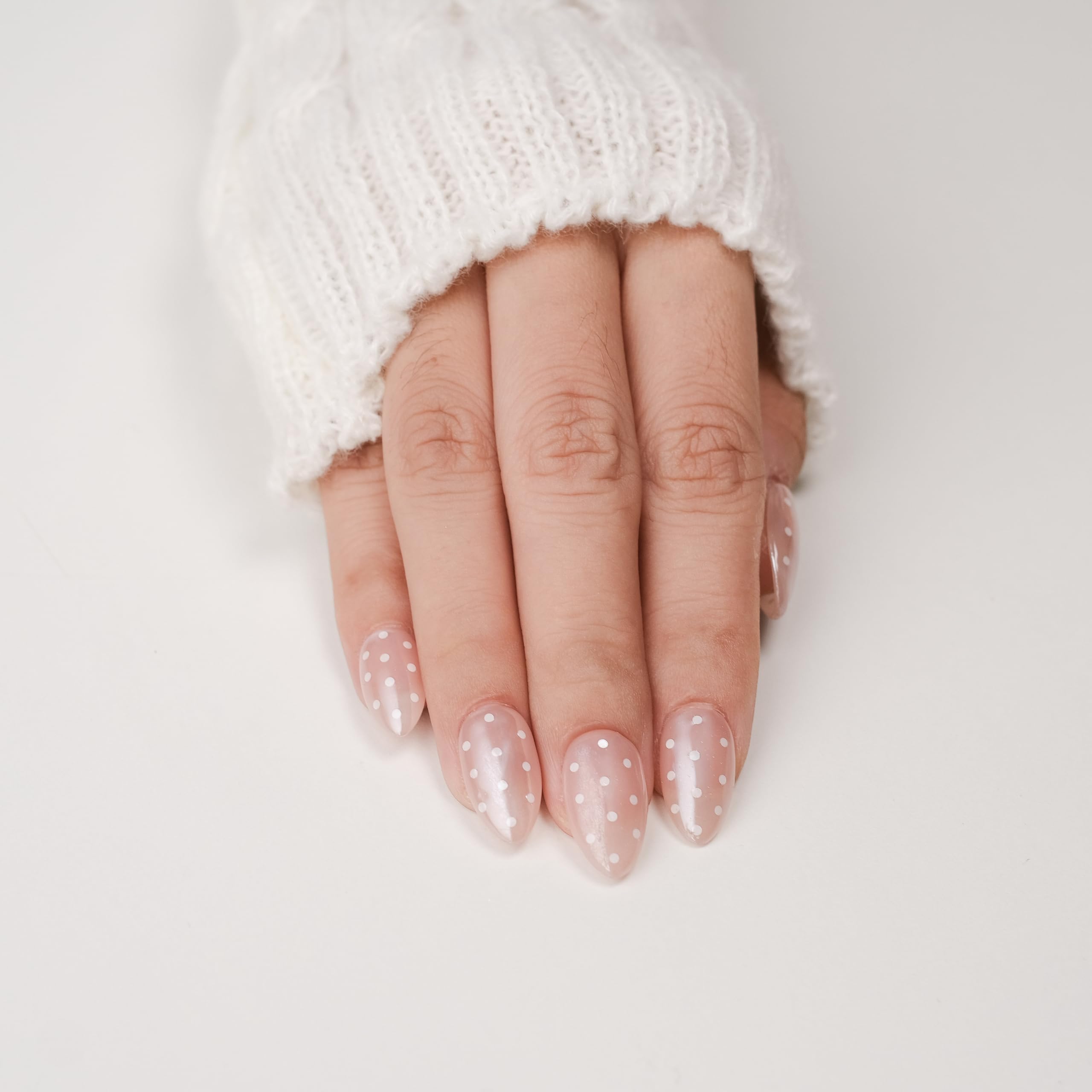 Nailique short almond fit with seamless cuticle line for day-long wear.