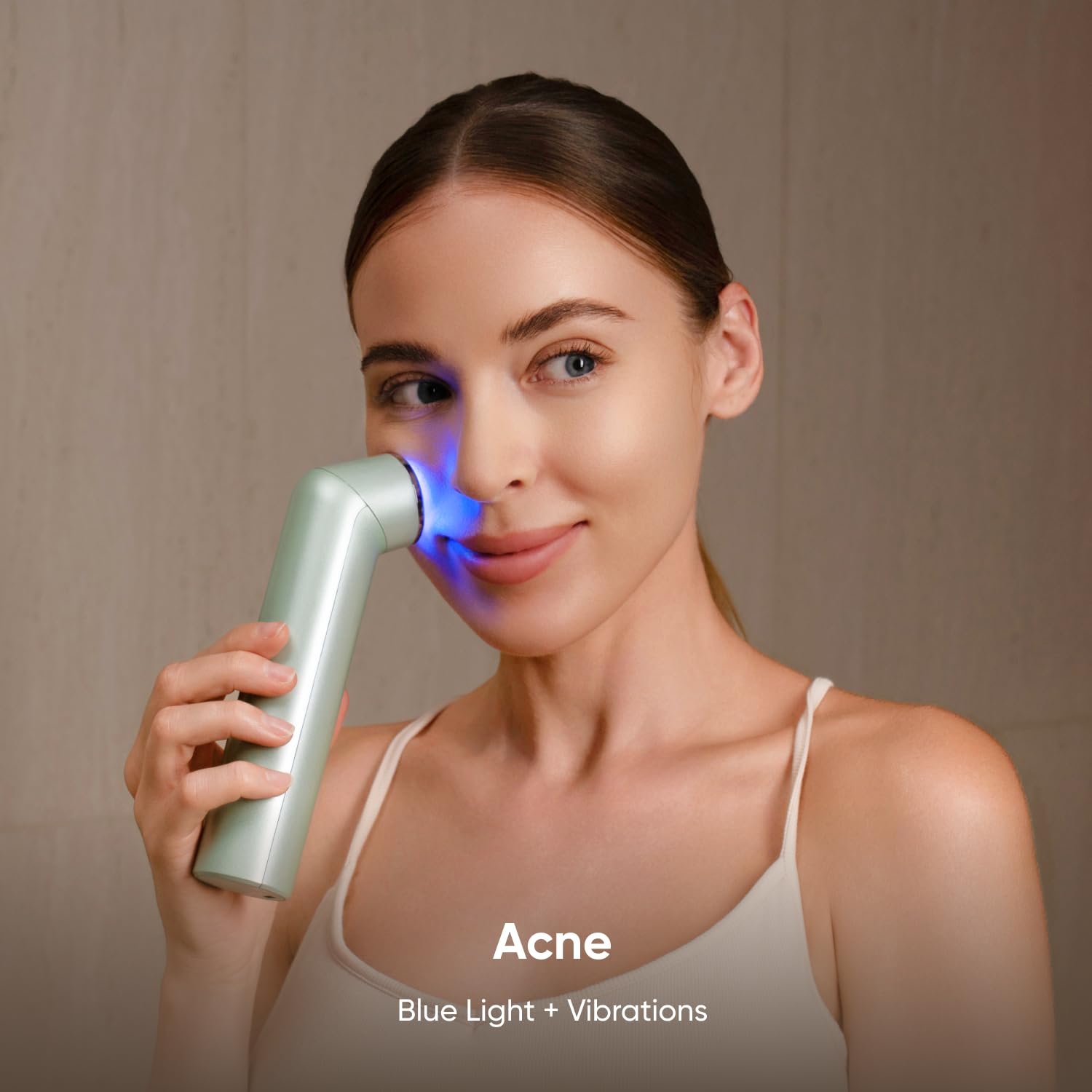 Nanoleaf wand vibration mode relieves facial tension for a refreshed feel.