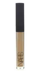 NARS Radiant Creamy Concealer Cafe Con Leche swatch on skin showing smoothing.