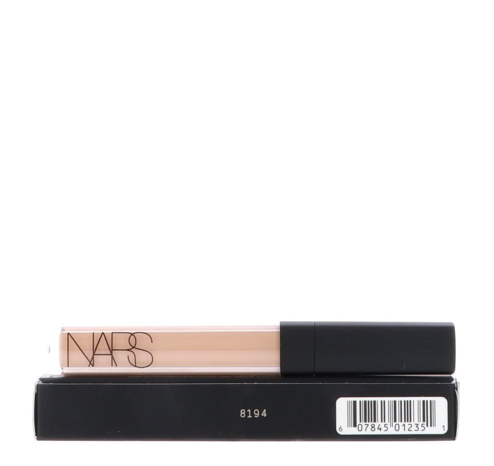 NARS Radiant Creamy Concealer camouflage shot with natural finish.