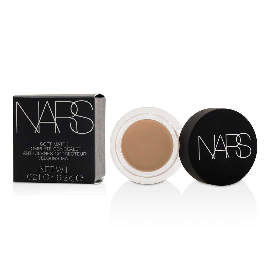 NARS Soft Matte Complete Concealer Vanilla compact swatch for natural coverage.