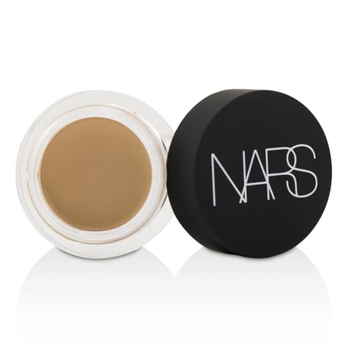 NARS Soft Matte Complete Concealer Vanilla peptide-enriched close-up detail.