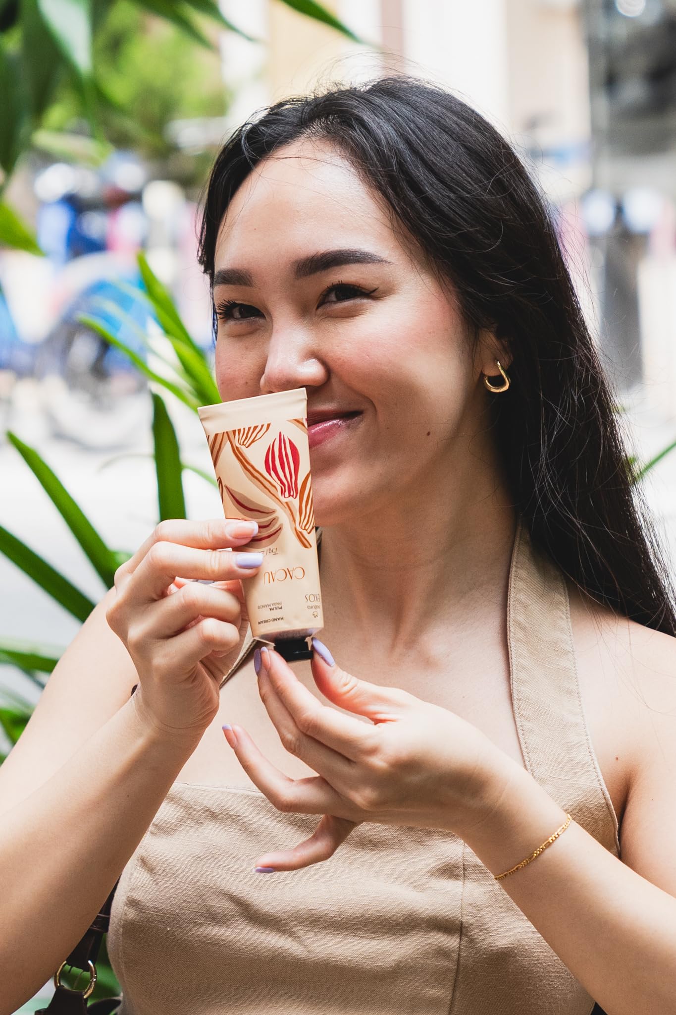 Natura Ekos Cacau vegan cruelty-free formula emphasizes sustainably sourced cacao.