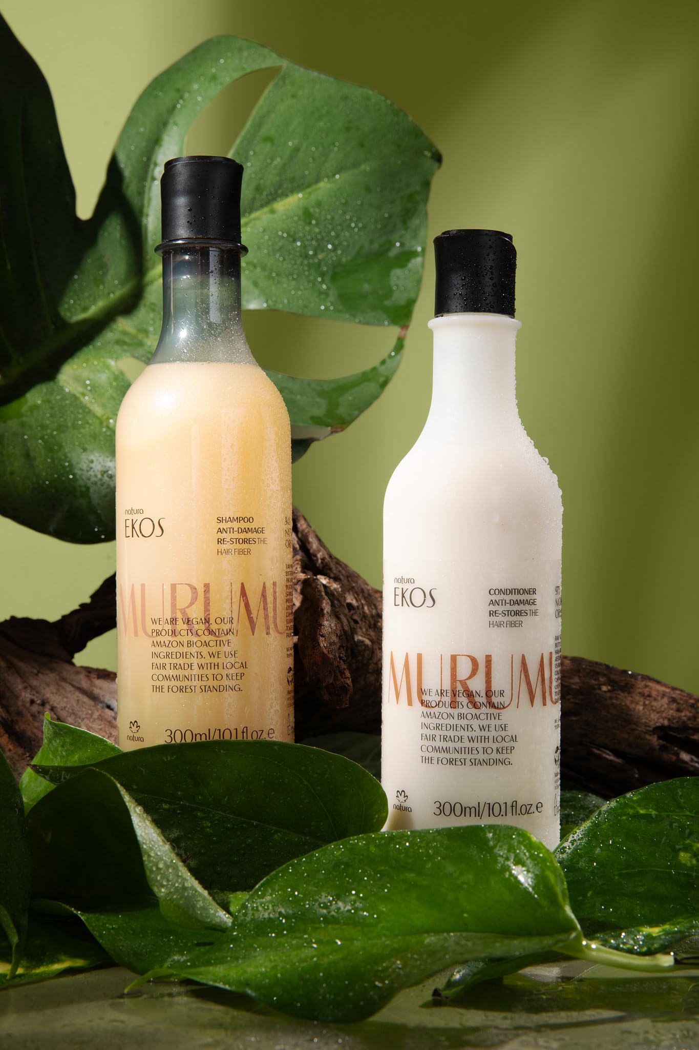 Natural-origin formula with Murumuru butter in Natura Ekos shampoo