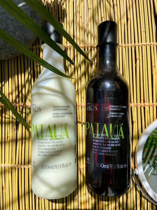 Natura Patauá Strengthening Shampoo Ekos packaging on shelf.