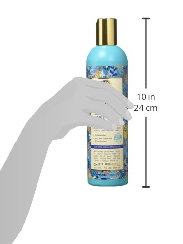 Natura Siberica Oblepikha Shampoo hair strand showing shine and strength