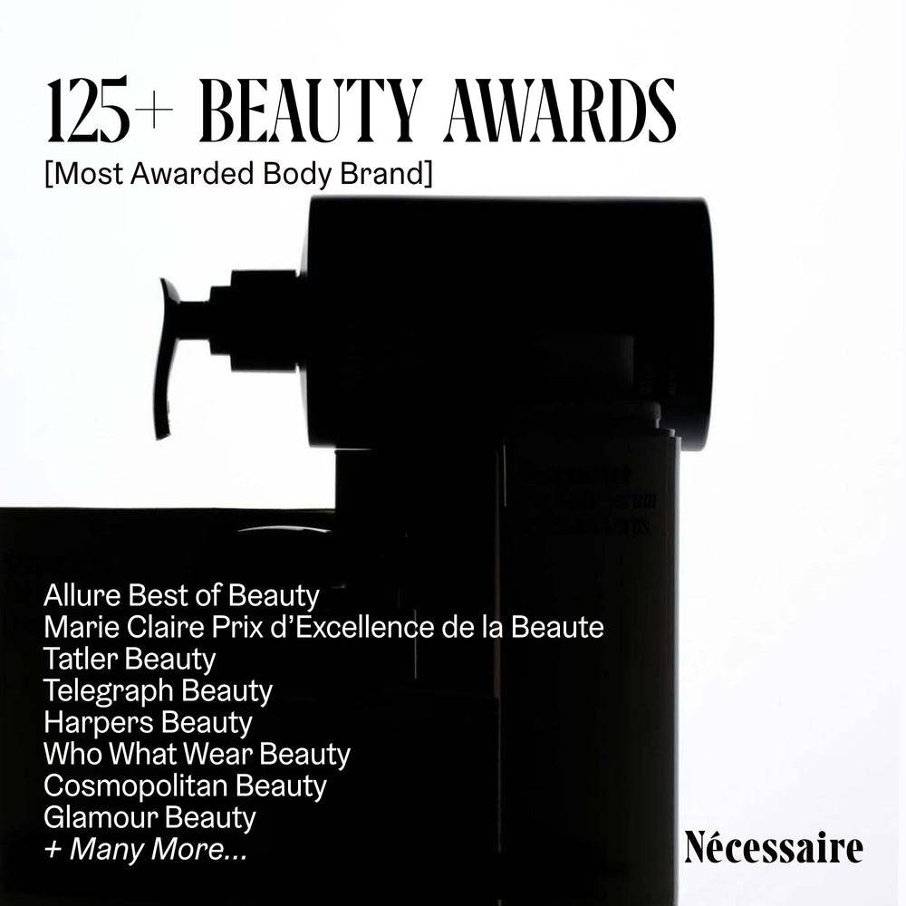 Nécessaire bottle on sink with lather ready for shower