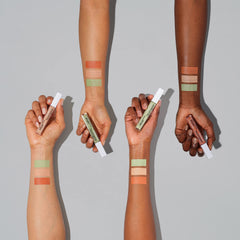 Neutrogena Clear Coverage concealer deep peach applicator close-up for blending