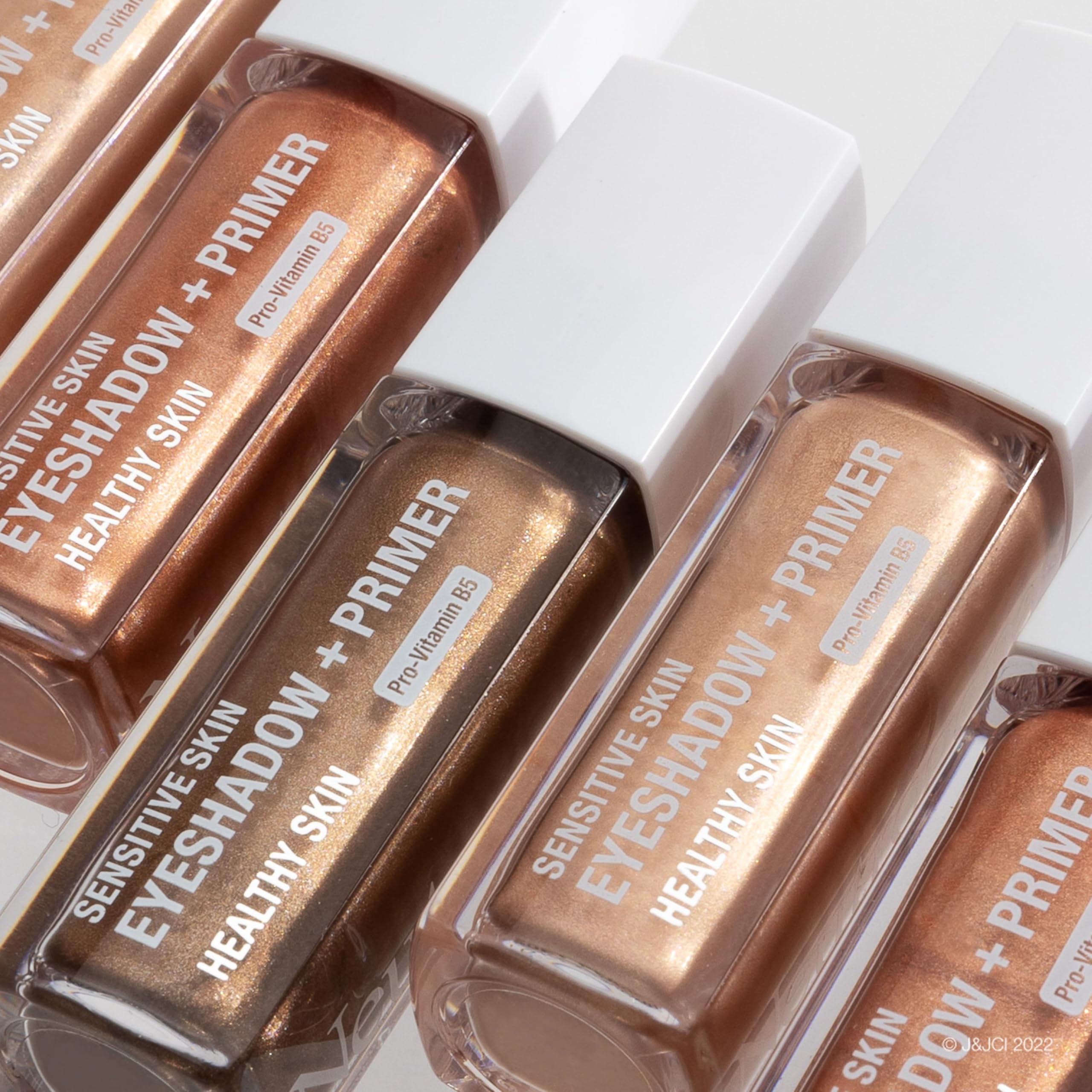 Neutrogena easy blend eye makeup for quick, even color distribution.