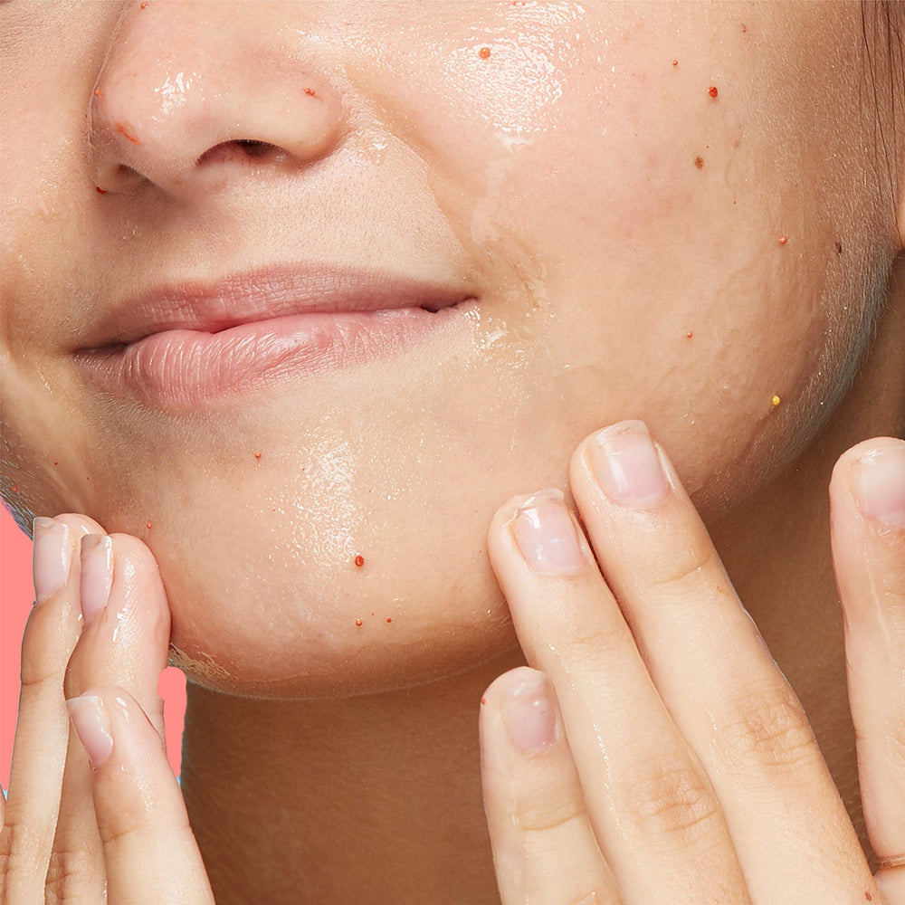 Packaging notes no plastic microbeads in Neutrogena Pink Grapefruit formula.