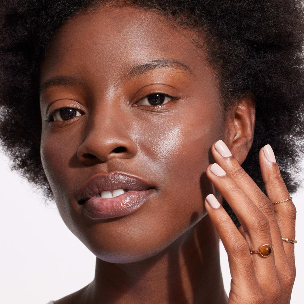 Silky texture glides on for a dewy, radiant complexion.