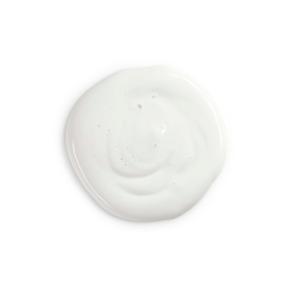 Neutrogena Skin Balancing Clay Cleanser shows oil-absorption kaolin on palm