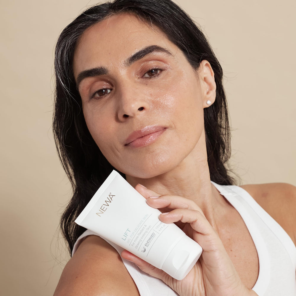 NEWA activator gel on the device tip—enhanced energy transfer during use.