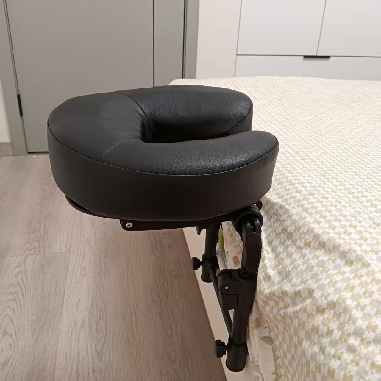 Newworldmassage fully adjustable frame folds compactly for quick setup.