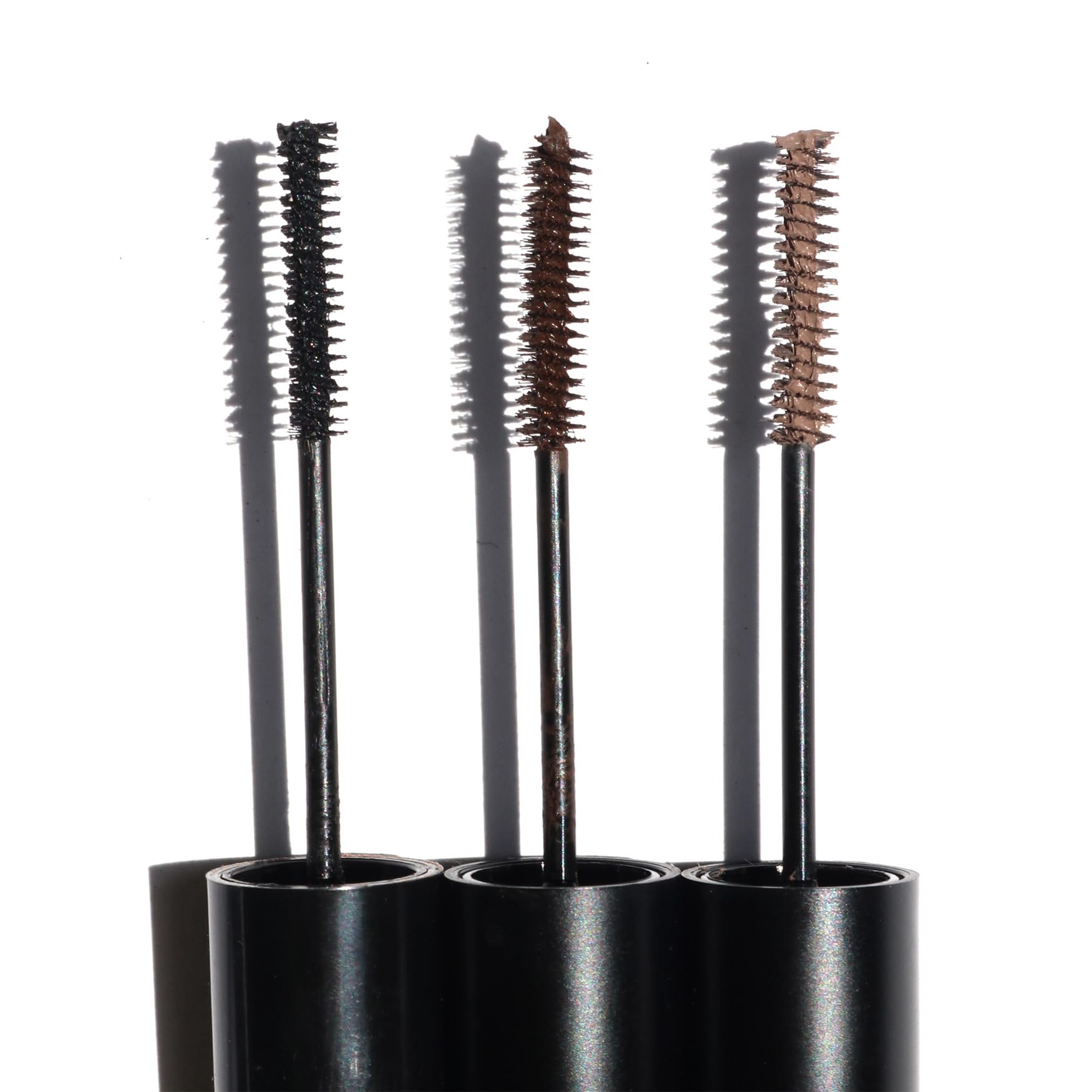 NINETEEN NINETY NINE lash tint mascara slim wand closeup enabling full-lash separation