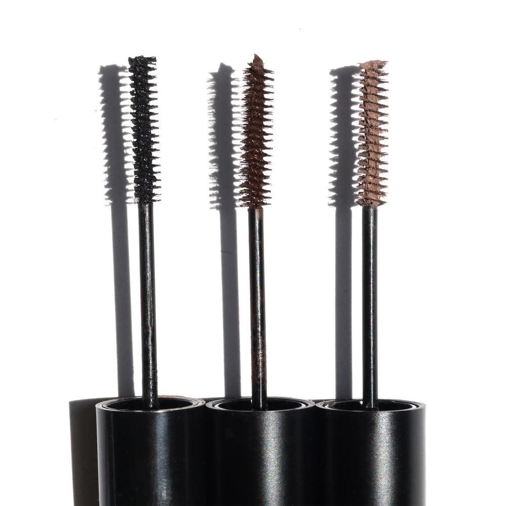NINETEEN NINETY NINE lash tint mascara slim wand closeup enabling full-lash separation