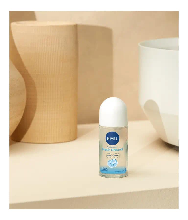 NIVEA Fresh Natural Roll-On with ocean extract for a refreshing scent