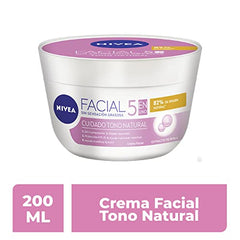 NIVEA Natural Brightening Cream texture close-up shows fast absorption