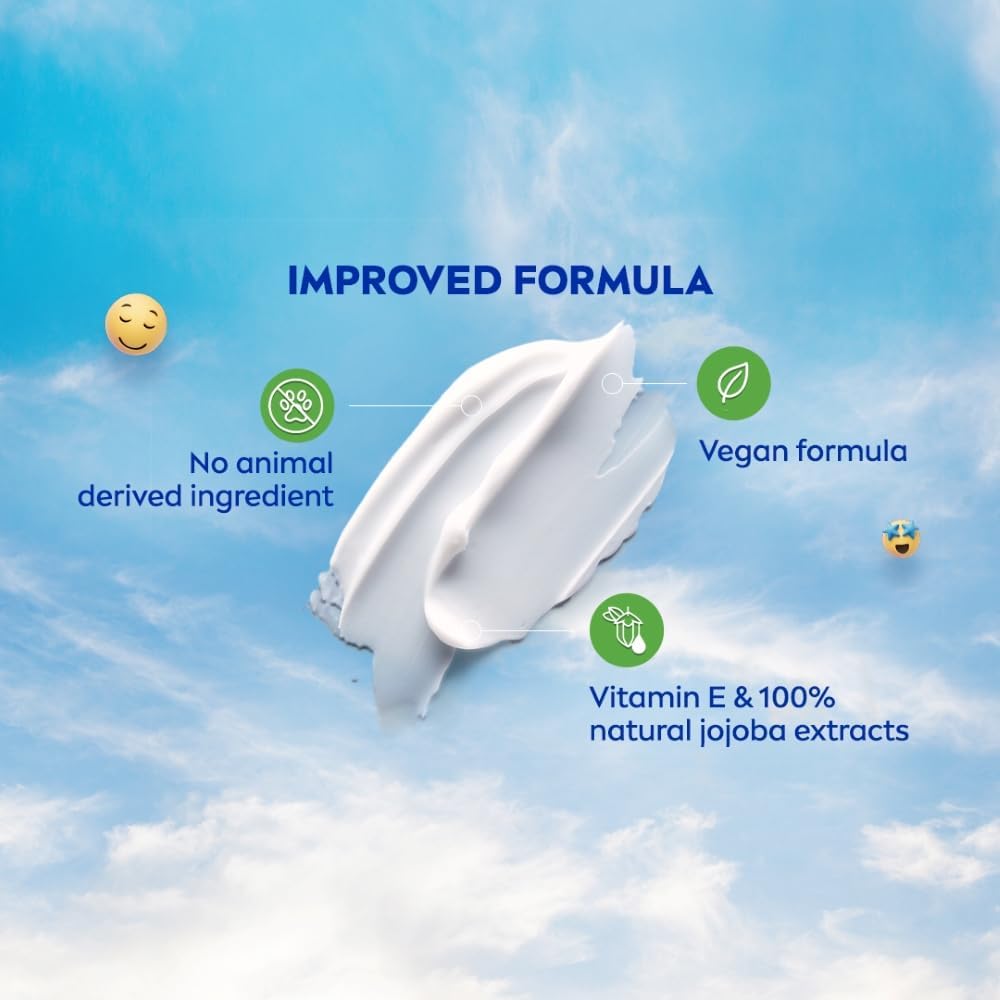 NIVEA Soft ingredients Vitamin E and jojoba oil highlighted for nourishing skin.