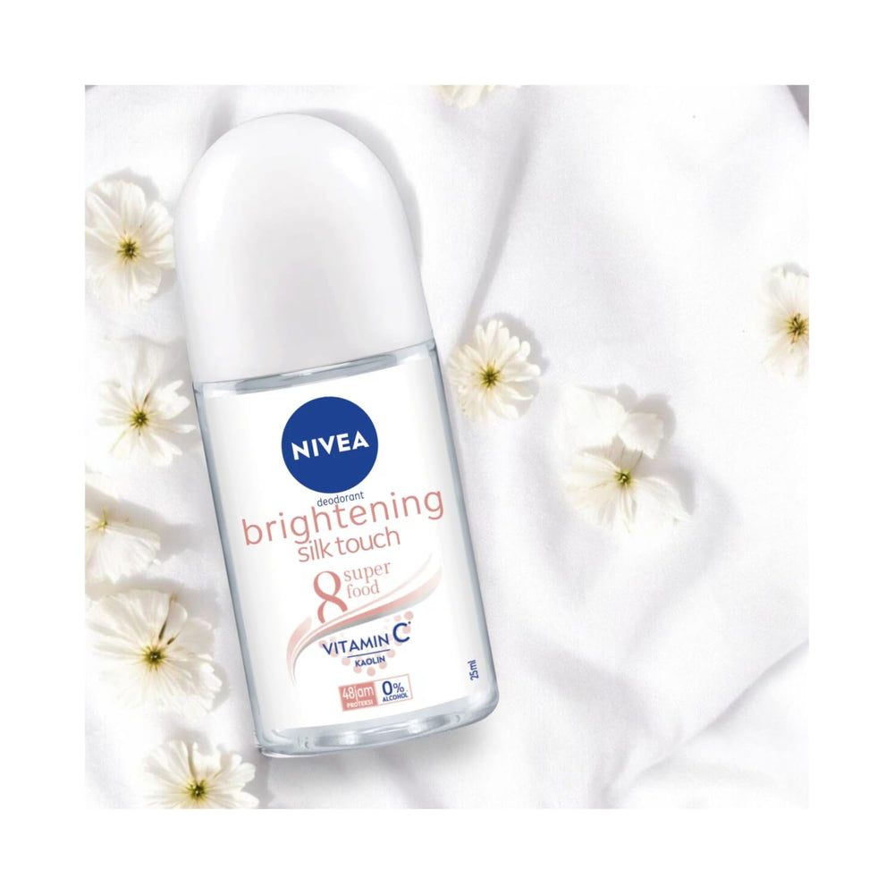 NIVEA visual of 8 Super Foods with Vitamin C and collagen support.
