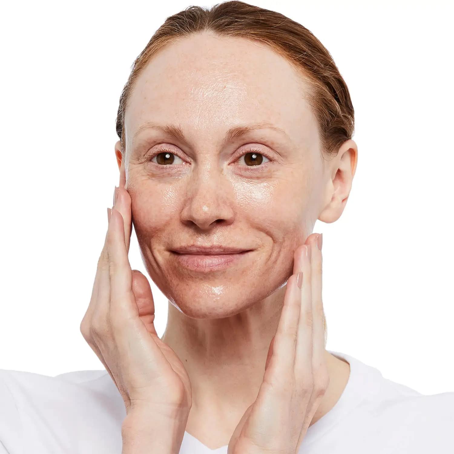No7 cleanser lather turning to milk during rinse for refreshed skin.