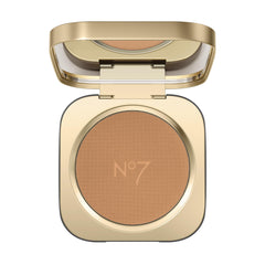 No7 Pro Artist Pressed Setting Powder compact delivers a lightweight mattifying base.