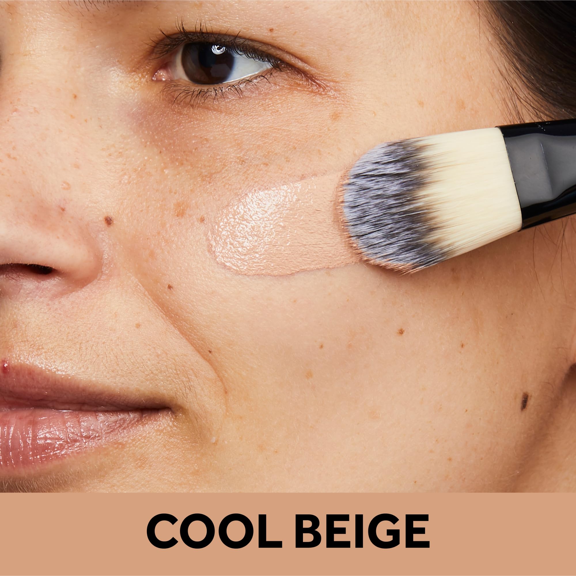 No7 foundation pump close-up for precise, controlled application and hydration.