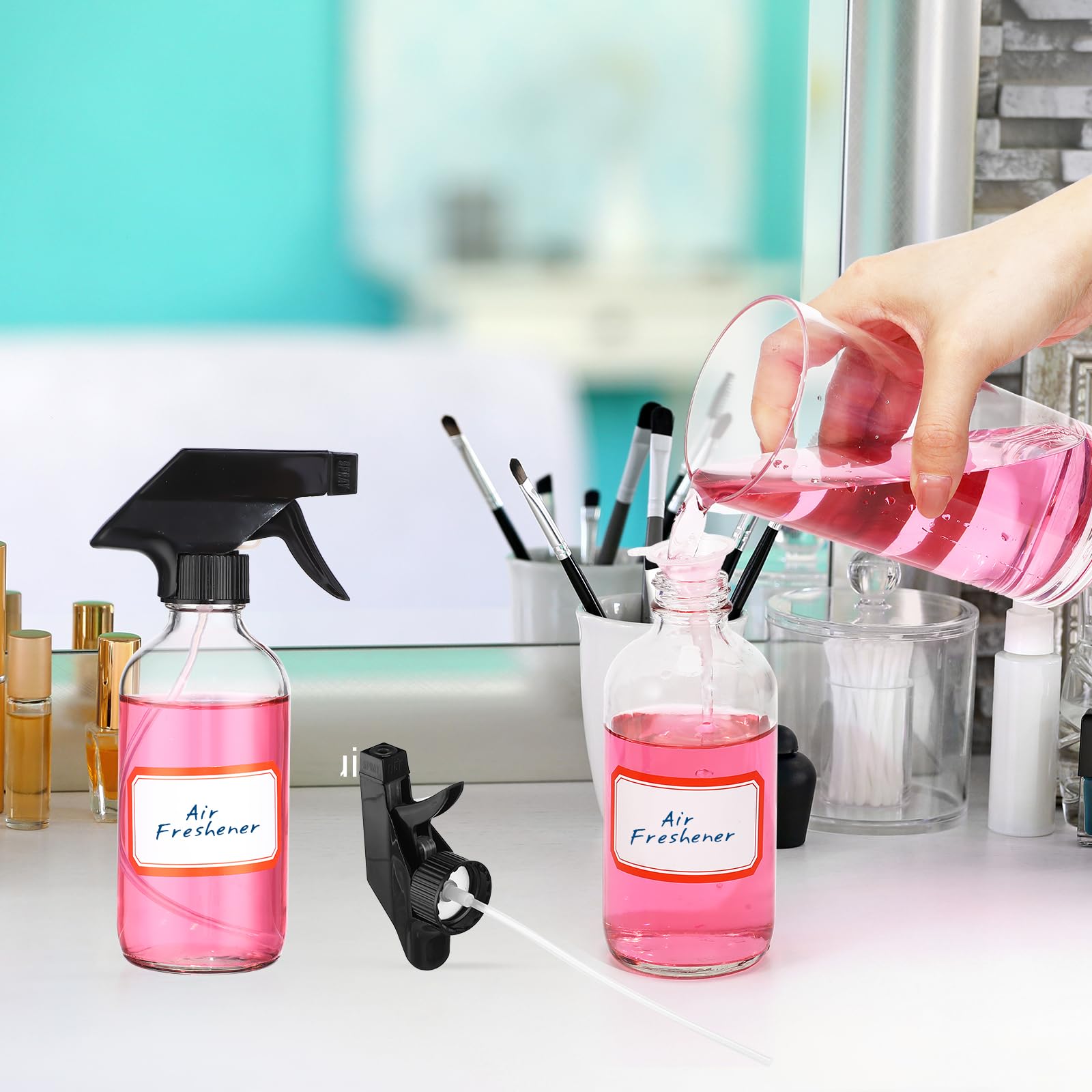 Norme PP funnels included for safe pouring.