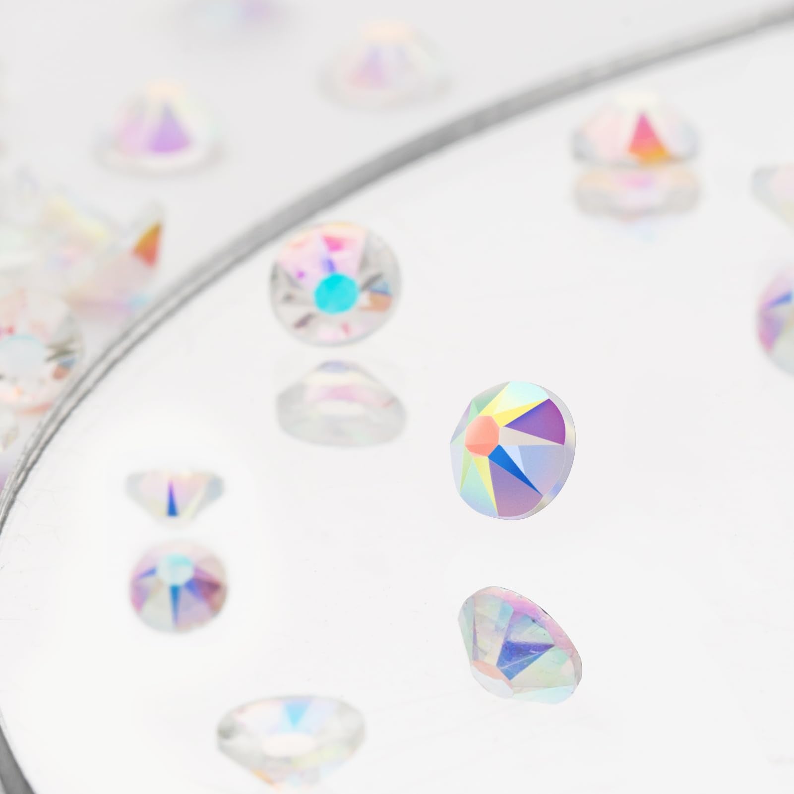 Novani 2088 flat-back rhinestones provide dazzling close-up sparkles