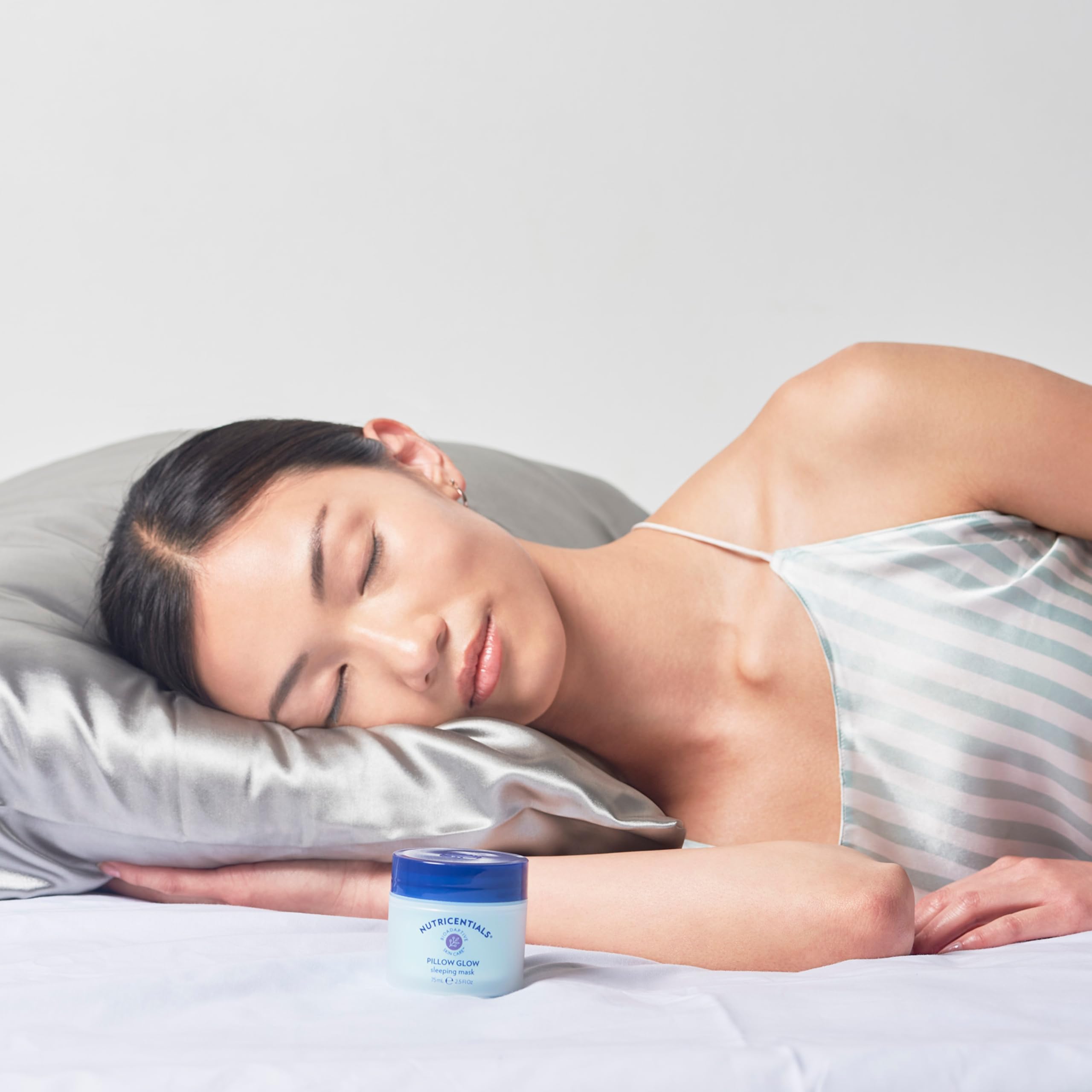 Deep Sea Water from Noimoutier in Pillow Glow, mineral-rich formula