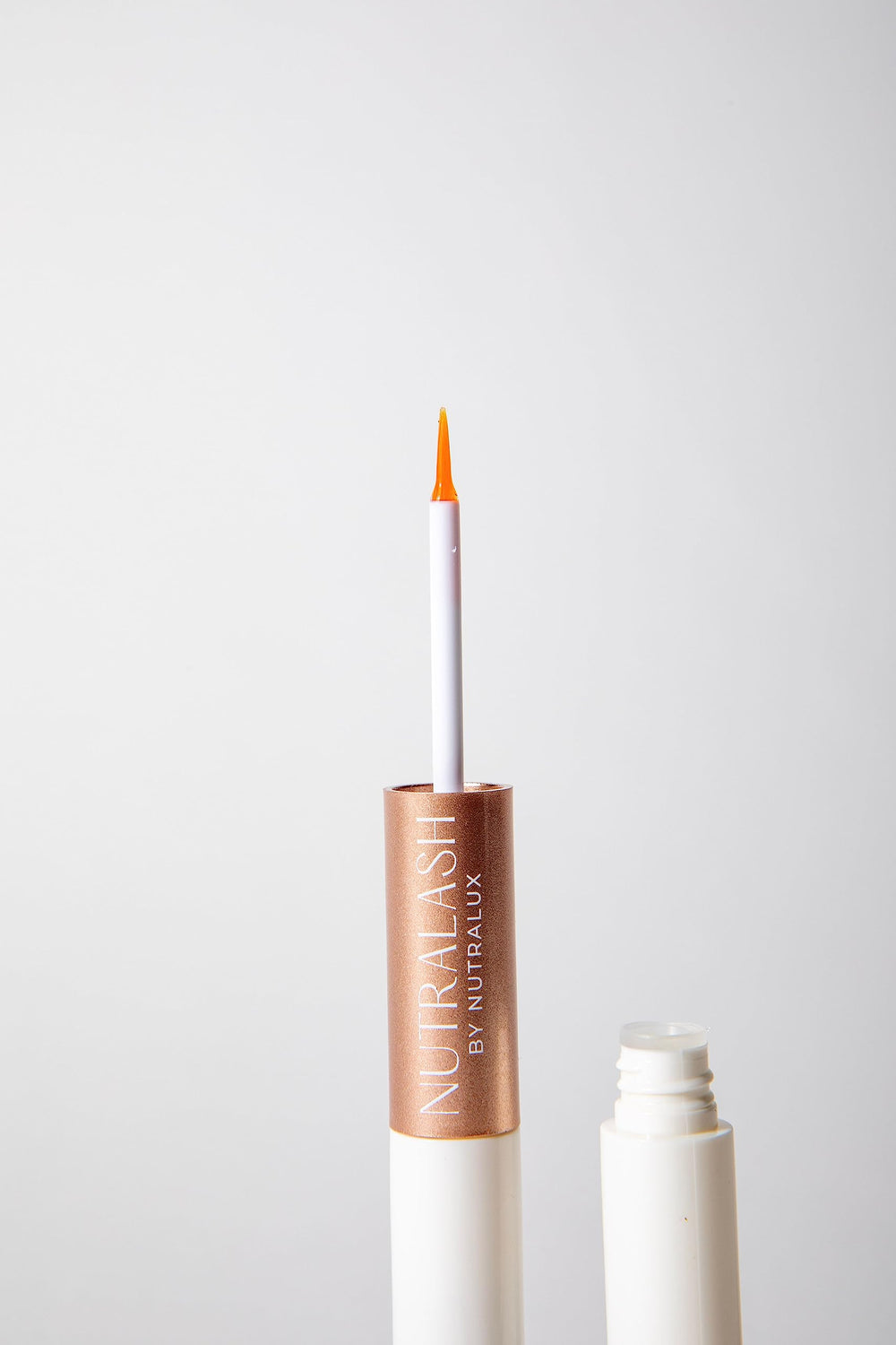 NutraLash-finish-look captures the impression of healthier-looking lashes when used consistently.