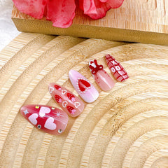 NZRAESTRS Valentine nails ideal for DIY home manicure and quick glam